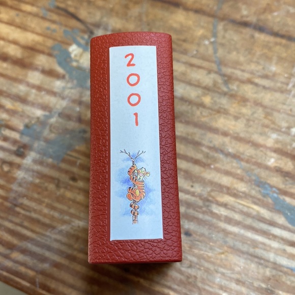 Vintage 2001 Winnie the Pooh Tracking the Jagular ornament - Picture 6 of 7